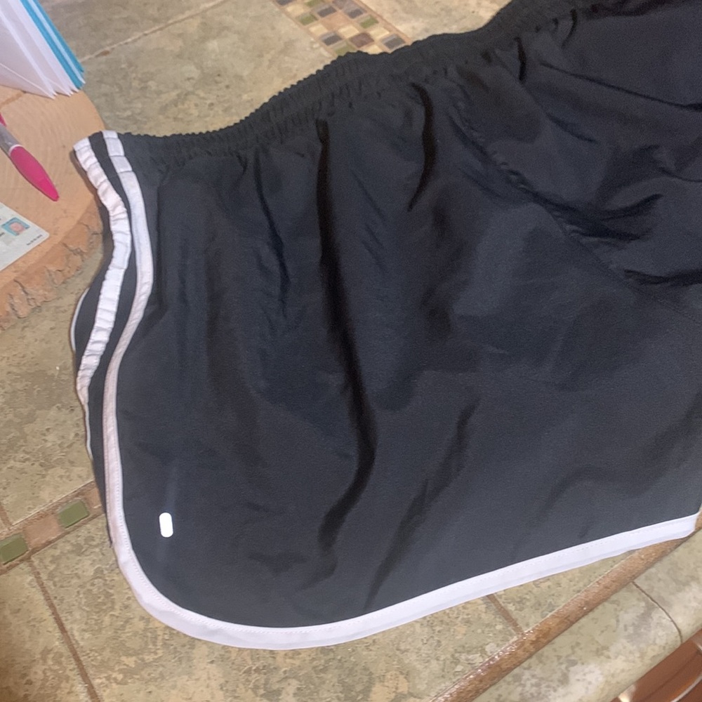 💚$5💚Adidas running shorts - Picture 4 of 6